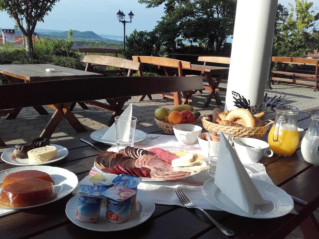 Koczor Winery & Guesthouse บาลาตอนฟือเรด ภายนอก รูปภาพ