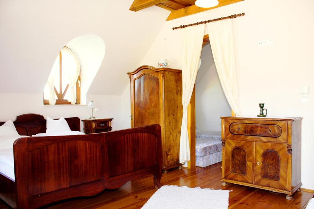 Koczor Winery & Guesthouse บาลาตอนฟือเรด ภายนอก รูปภาพ